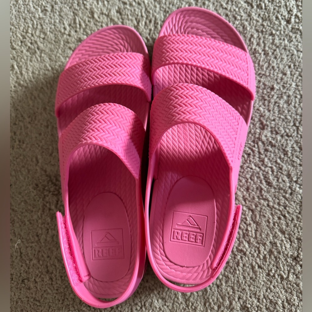 REEF water vista hot pink women’s sandals size 9